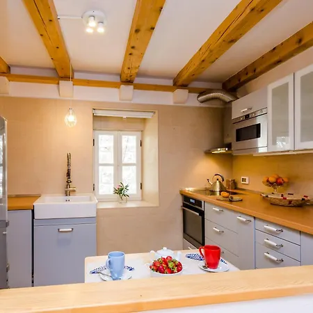 Old Town Art House Daire Dubrovnik